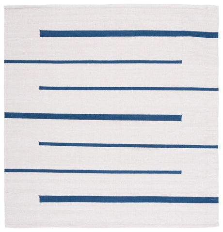 Safavieh Montauk 6'-0" x 6'-0" Rug in Ivory / Navy