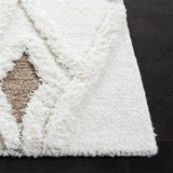 Safavieh Casablanca 4'-0" x 6'-0" Rug in Ivory / Brown