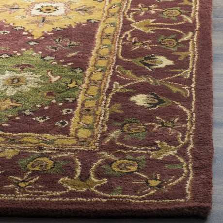 Safavieh Antiquity 6'-0" x 9'-0" Rug in Wine