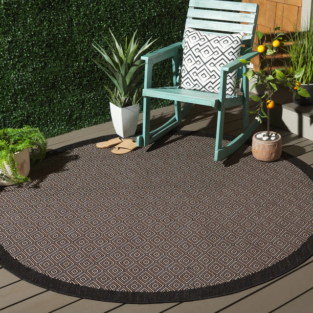 Safavieh Beach House 6'-7" x 6'-7" Rug in Black / Ivory