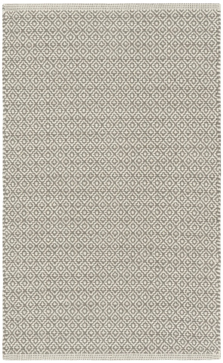 Safavieh Montauk 2'-6" x 4'-0" Rug in Ivory / Grey