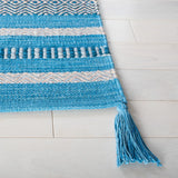 Safavieh Montauk 5'-0" x 8'-0" Rug in Blue / Grey