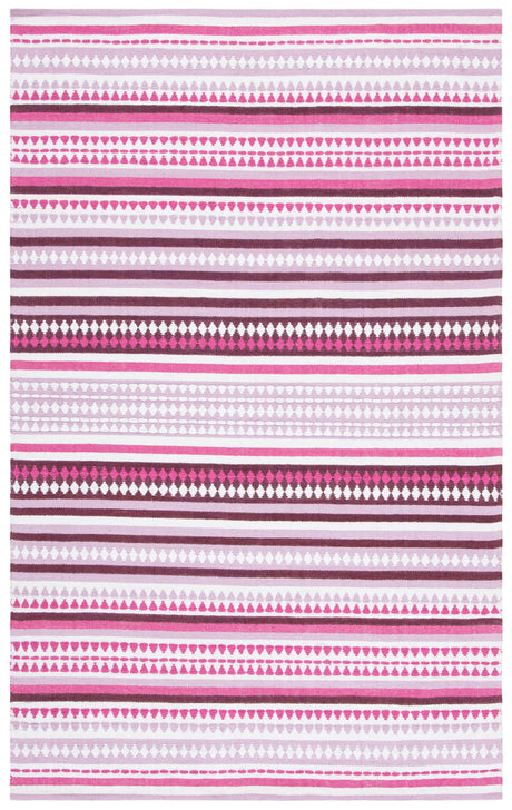 Safavieh Montauk 4'-0" x 6'-0" Rug in Pink / Ivory