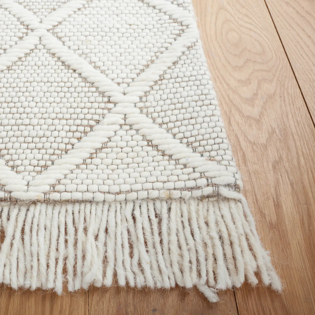 Safavieh Natura 4'-0" x 6'-0" Rug in Ivory / Brown