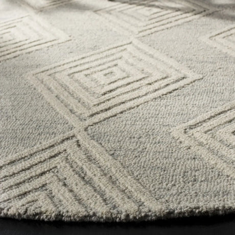 Safavieh Blossom 6'-0" x 6'-0" Rug in Silver / Ivory