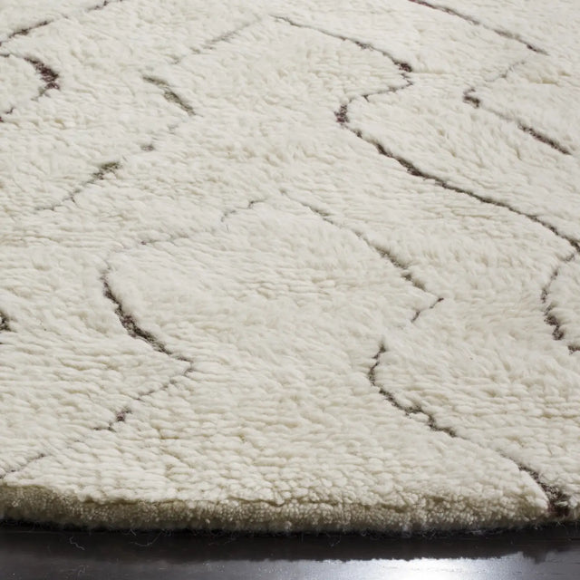 Safavieh Casablanca 6'-0" x 6'-0" Rug in Ivory / Multi