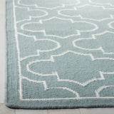 Safavieh Dhurries 5'-0" x 8'-0" Rug in Blue / Ivory