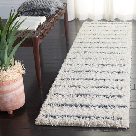 Safavieh Venus Shag 600 2'-2" x 10'-0" Rug in Ivory / Dark Grey