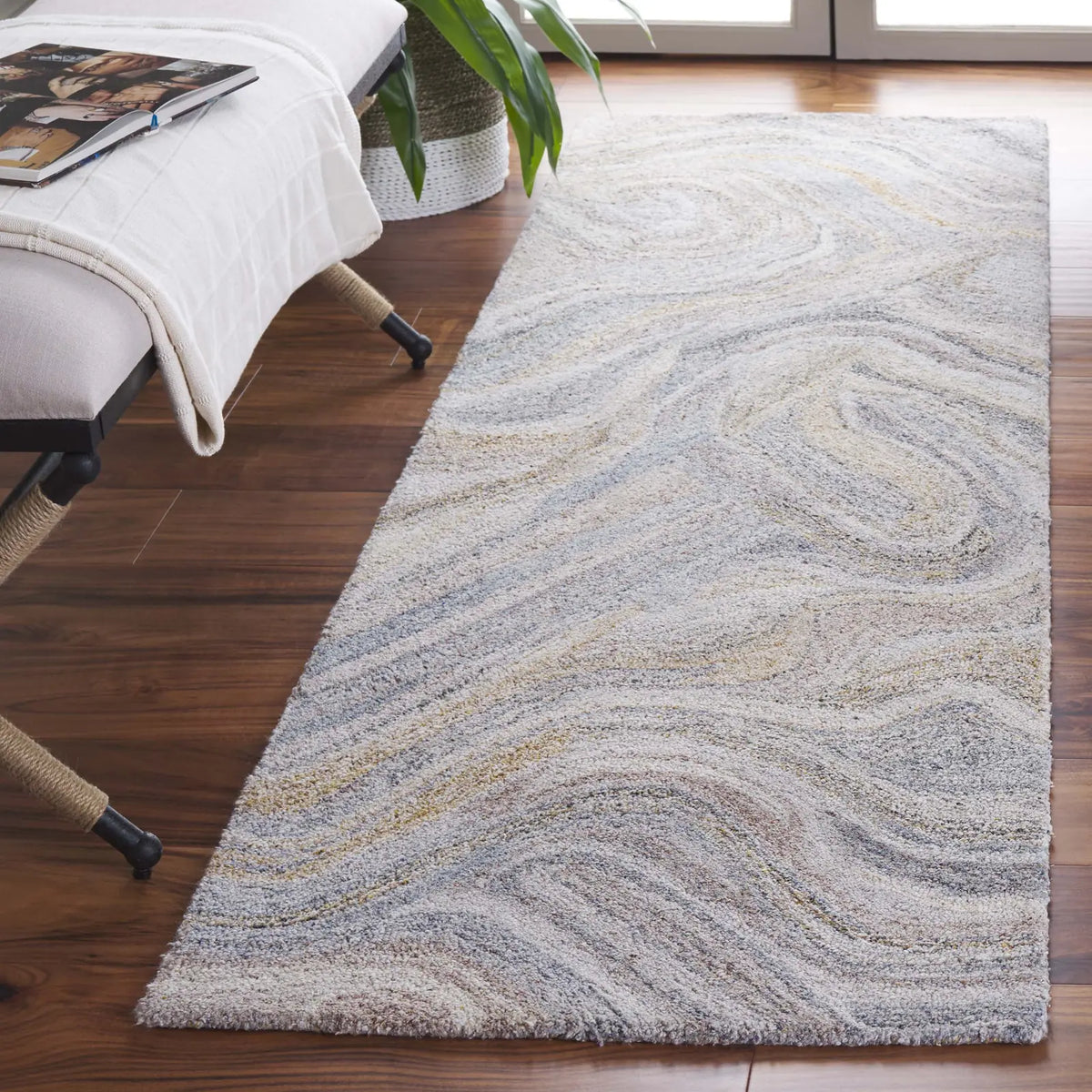 Safavieh Abstract 2'-3" x 8'-0" Rug in Grey / Brown