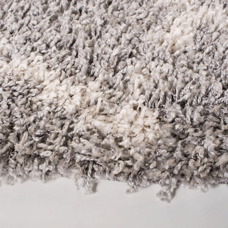 Safavieh Pro Lux Shag 400 6'-7" x 6'-7" Rug in Grey / Cream