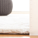Safavieh Audrey 4'-0" x 6'-0" Rug in Grey / Ivory
