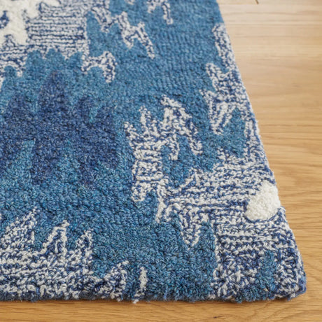 Safavieh Ikat 4'-0" x 6'-0" Rug in Blue / Ivory