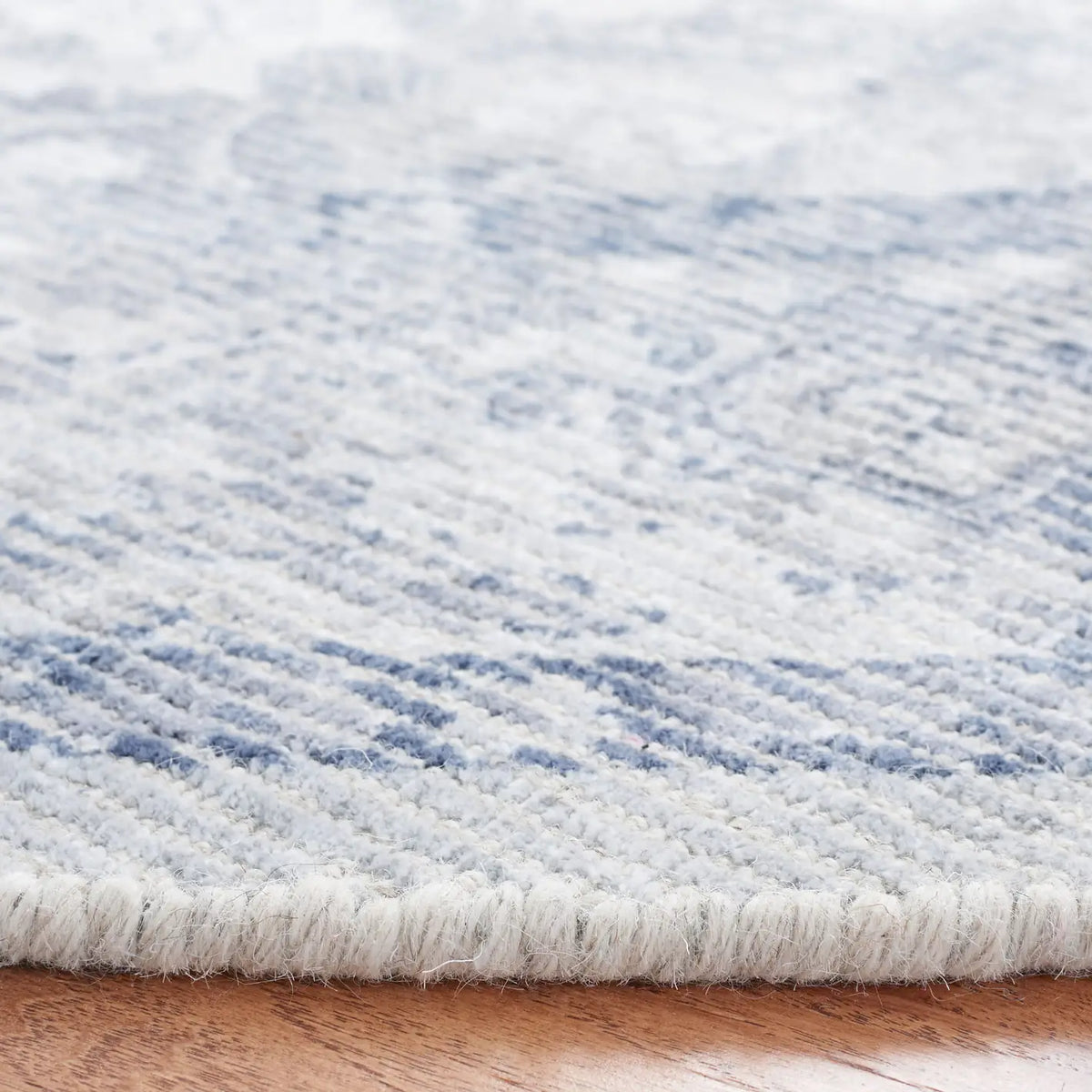 Safavieh Restoration Vintage 6'-0" x 6'-0" Rug in Ivory / Blue