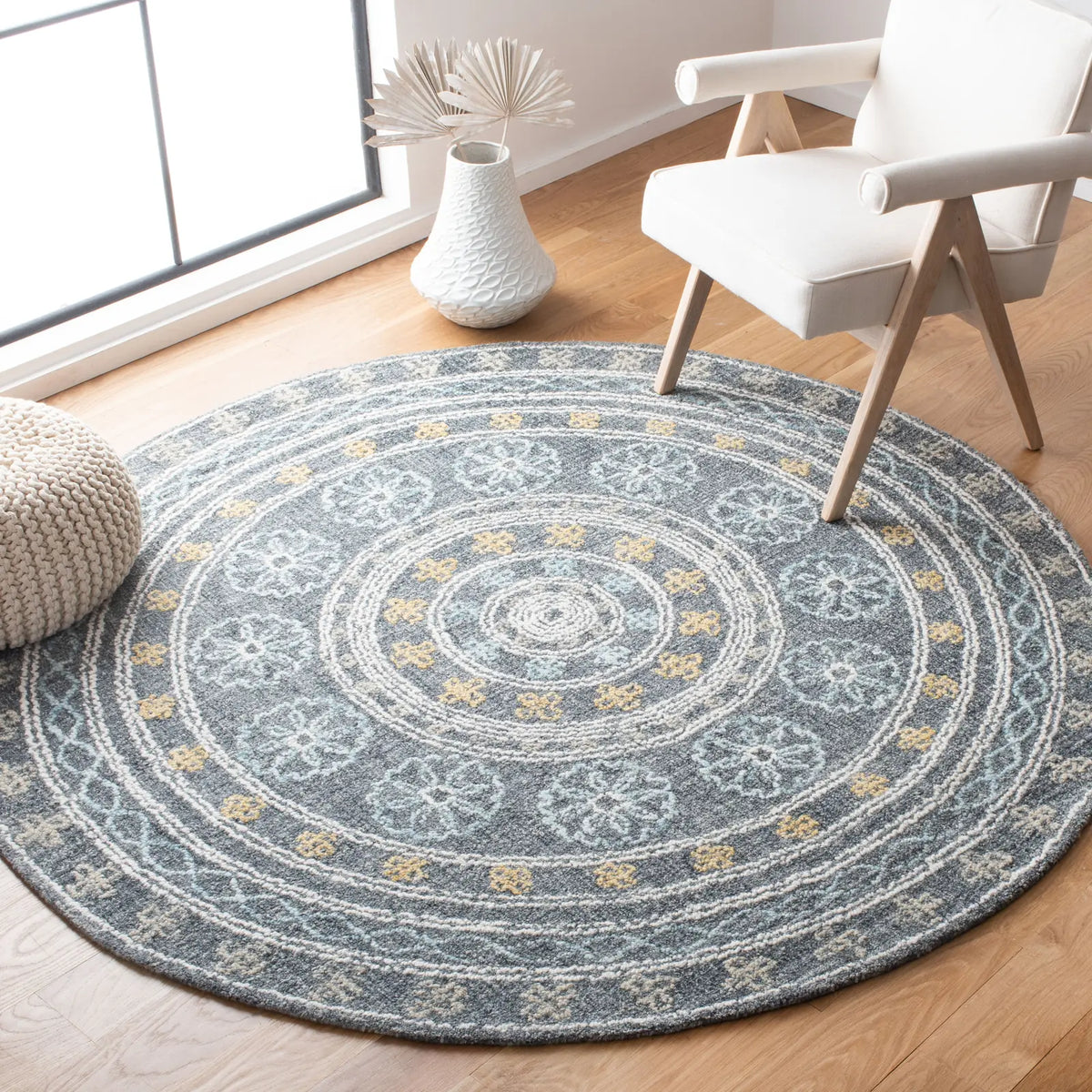 Safavieh Blossom 6'-0" x 6'-0" Rug in Charcoal / Yellow