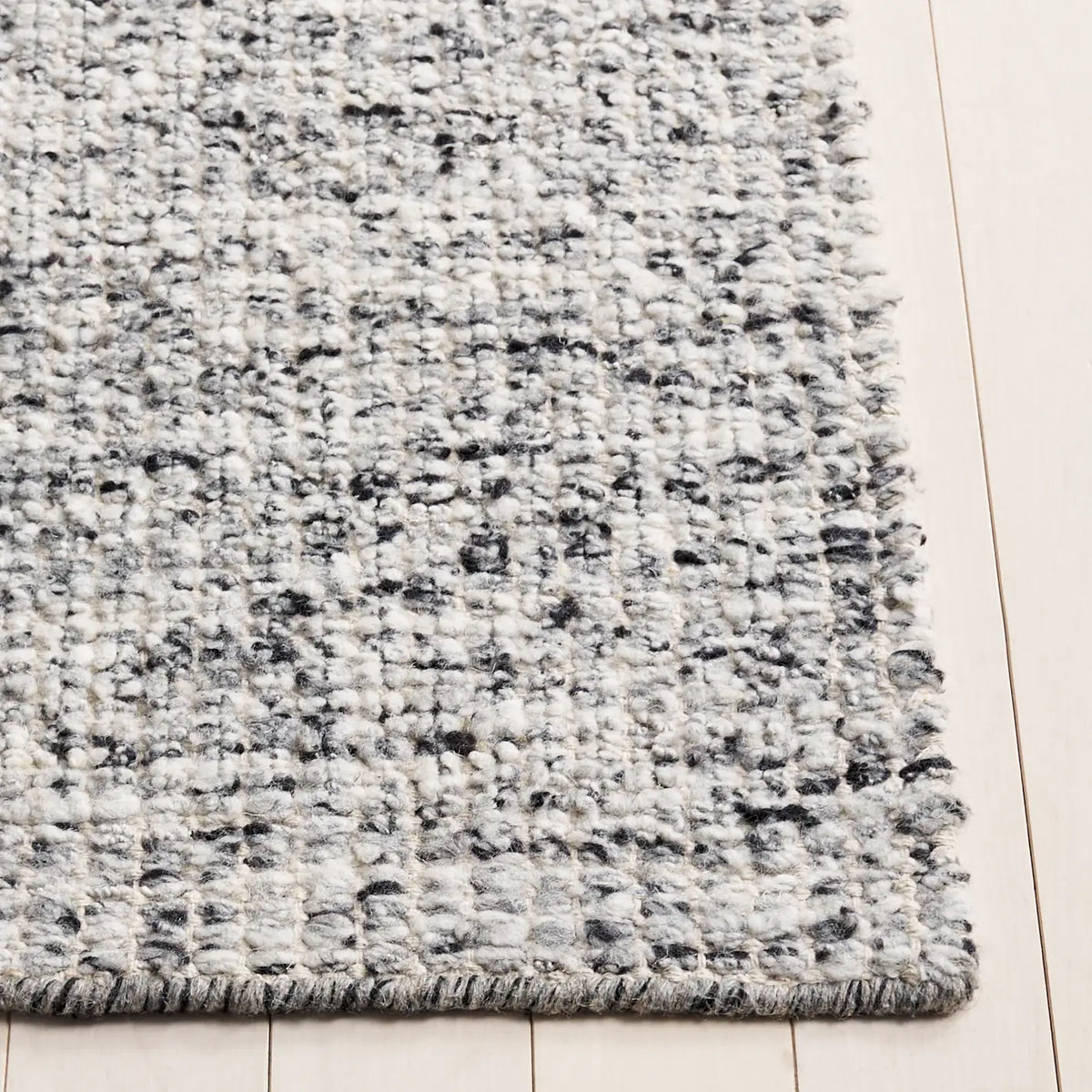 Safavieh Mirage 4'-0" x 6'-0" Rug in Grey / Black