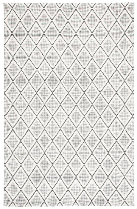 Safavieh Marbella 4'-0" x 6'-0" Rug in Ivory / Black