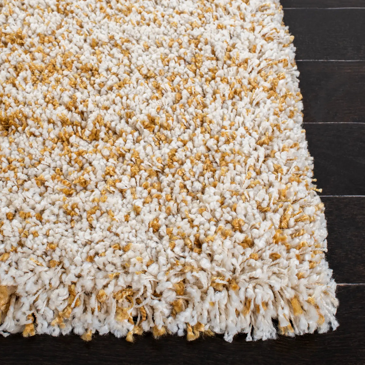Safavieh Hudson Shag 4'-0" x 6'-0" Rug in Ivory / Gold