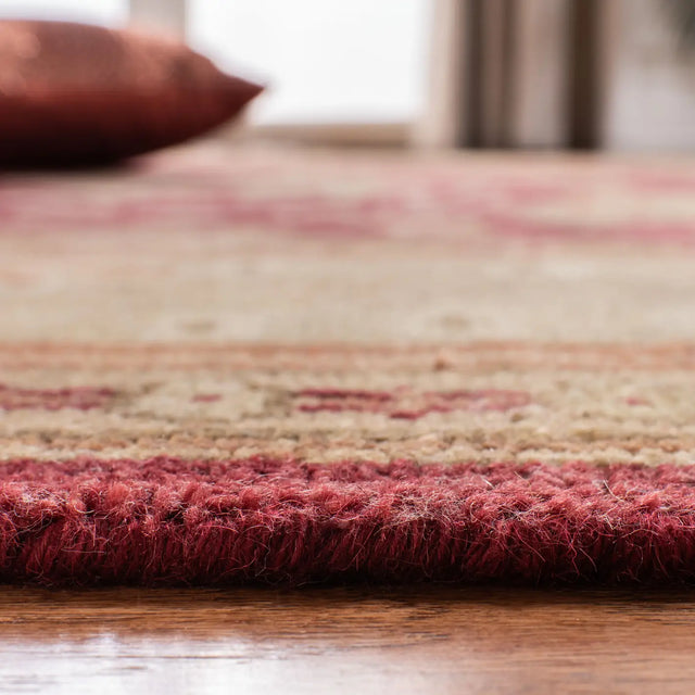 Safavieh Oushak 4'-0" x 6'-0" Rug in Red / Green