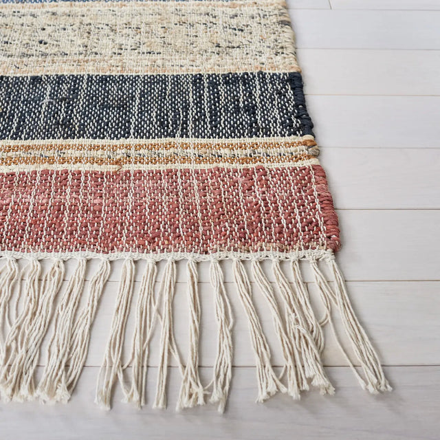 Safavieh Kilim 4'-0" x 6'-0" Rug in Blue / Rust