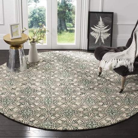 Safavieh Chatham 7'-0" x 7'-0" Rug in Light Blue / Ivory
