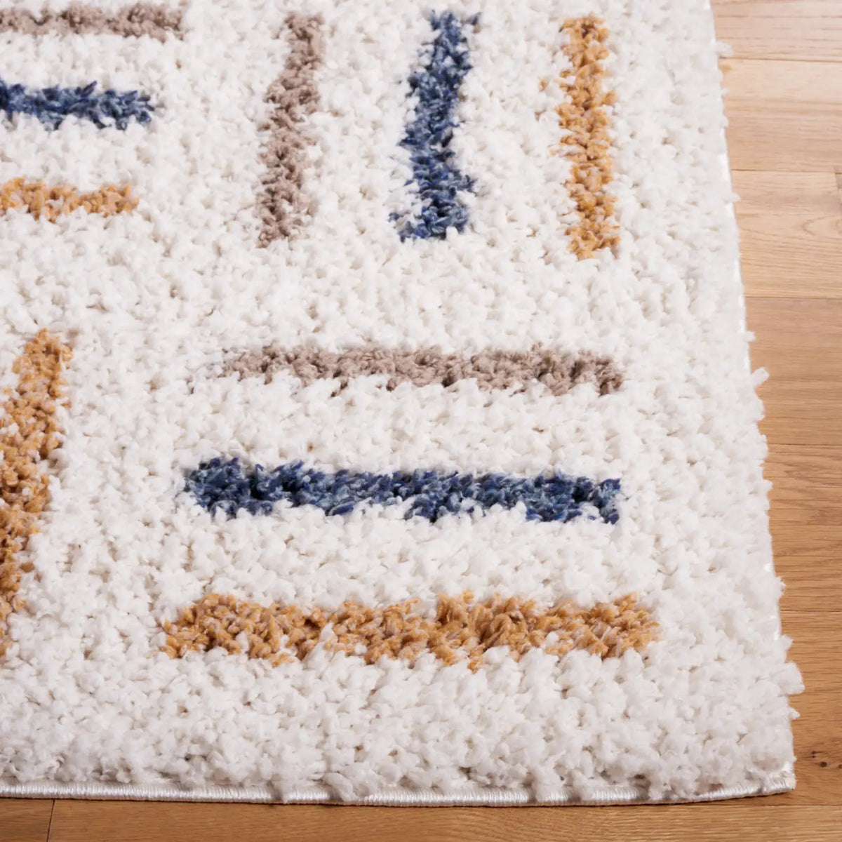 Safavieh Calico Shag 4'-0" x 6'-0" Rug in Ivory / Gold