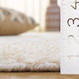 Safavieh Kenya 4'-0" x 6'-0" Rug in Ivory