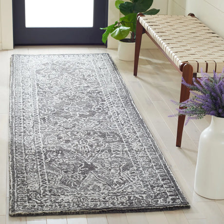 Safavieh Marquee 2'-6" x 8'-0" Rug in Black / Ivory