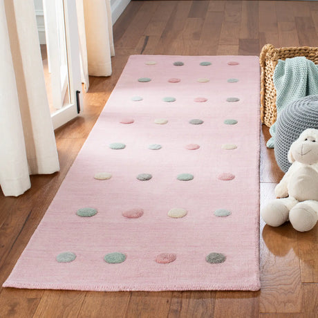 Safavieh Safavieh Kids 2'-6" x 8'-0" Rug in Light Pink