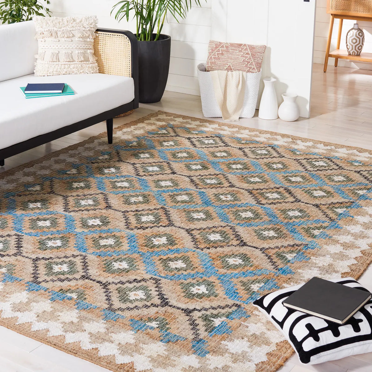 Safavieh Kilim 6'-0" x 9'-0" Rug in Blue / Ivory