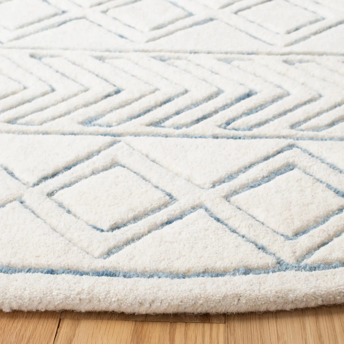 Safavieh Glamour 6'-0" x 6'-0" Rug in Ivory / Blue