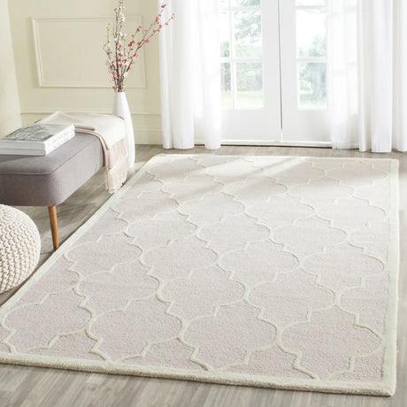 Safavieh Cambridge 5'-0" x 8'-0" Rug in Light Pink / Ivory