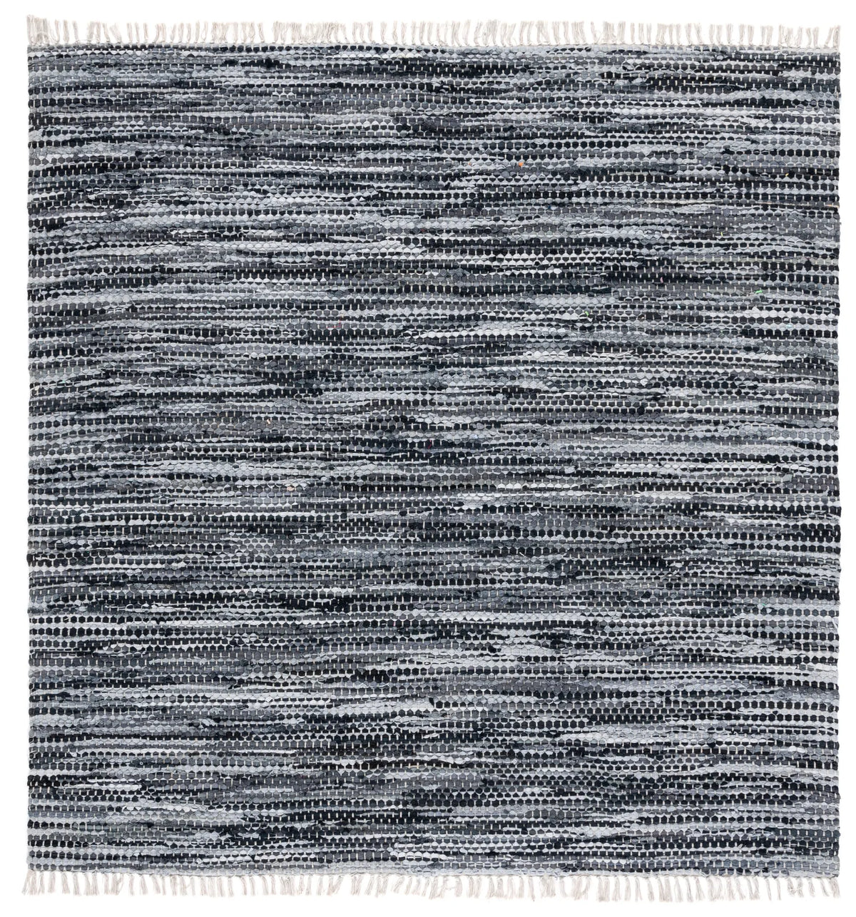 Safavieh Montauk 6'-0" x 6'-0" Rug in Grey / Black