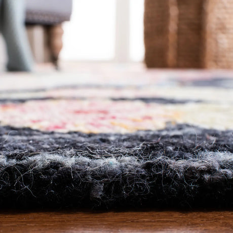 Safavieh Jardin 4'-0" x 6'-0" Rug in Charcoal / Red