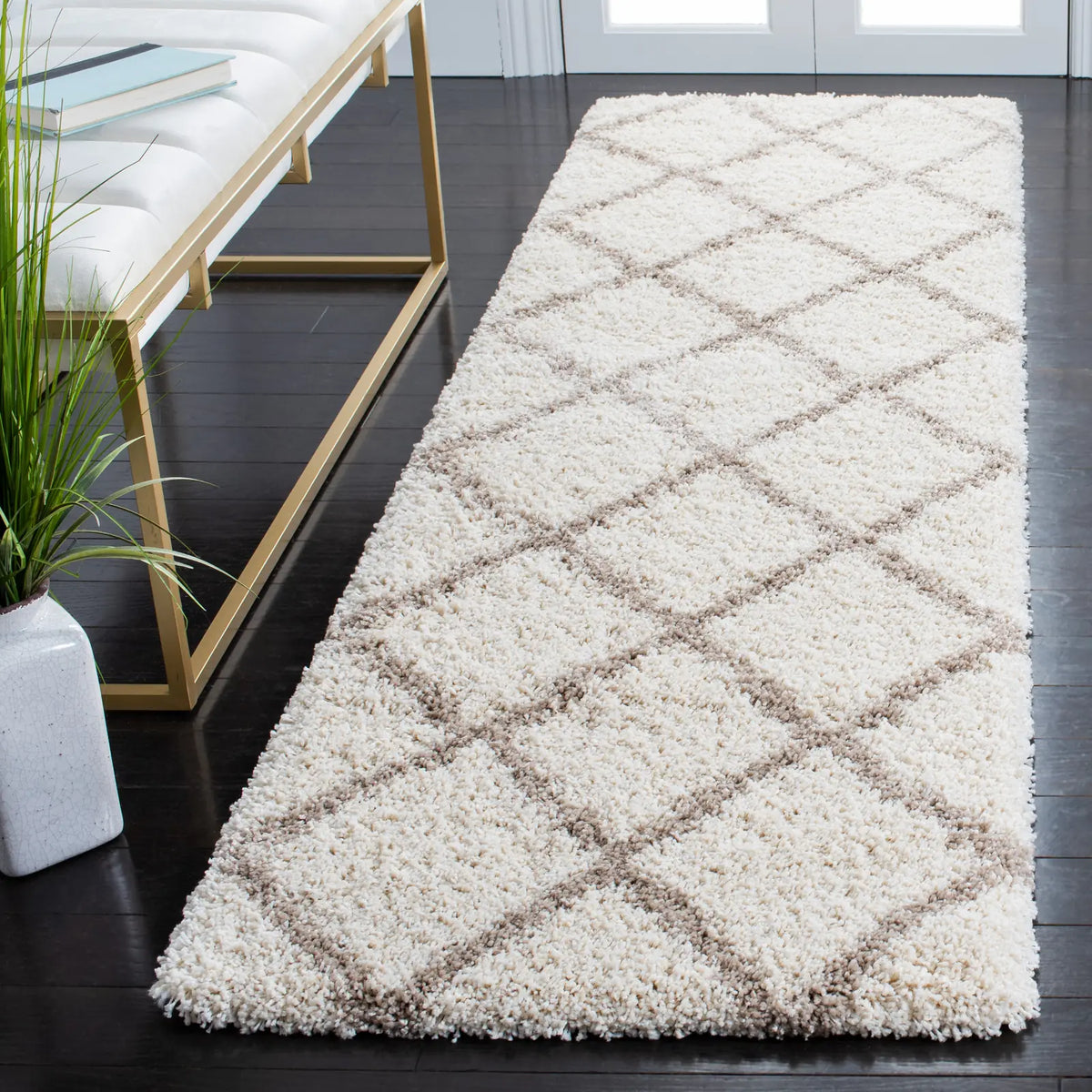 Safavieh Hudson Shag 2'-3" x 8'-0" Rug in Ivory / Beige