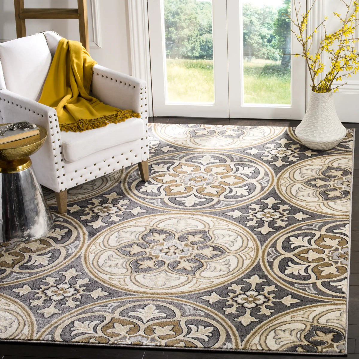 Safavieh Lyndhurst 4'-0" x 6'-0" Rug in Light Grey / Beige