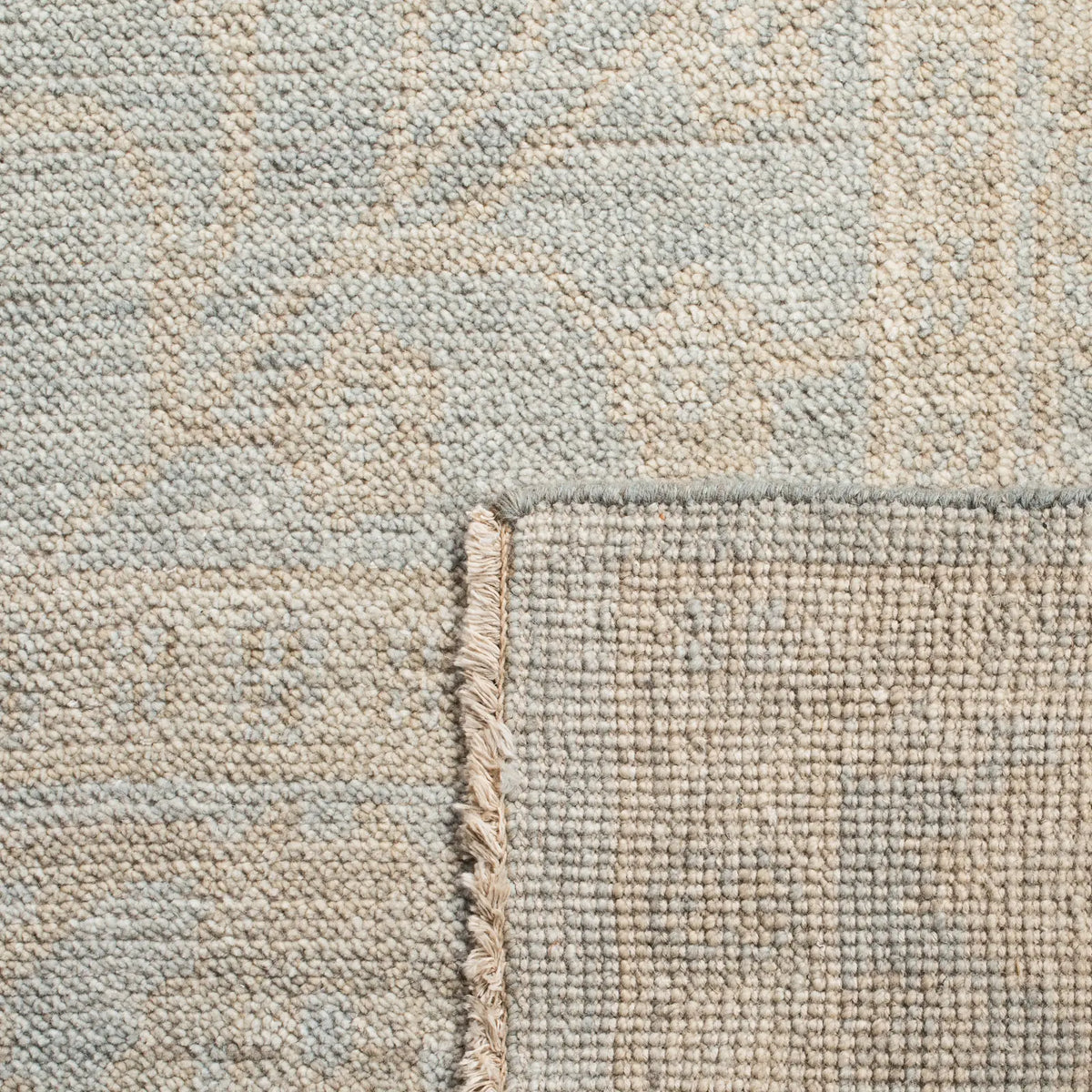 Safavieh Izmir 6'-0" x 9'-0" Rug in Light Blue / Ivory