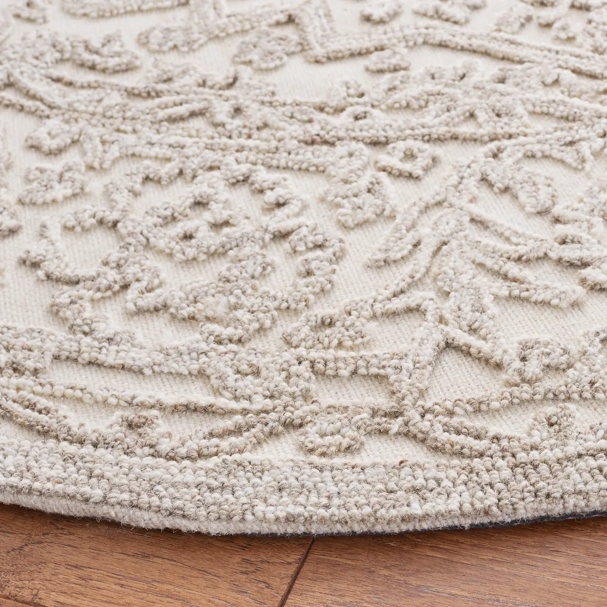 Safavieh Martha Stewart 6'-0" x 6'-0" Rug in Ivory / Natural