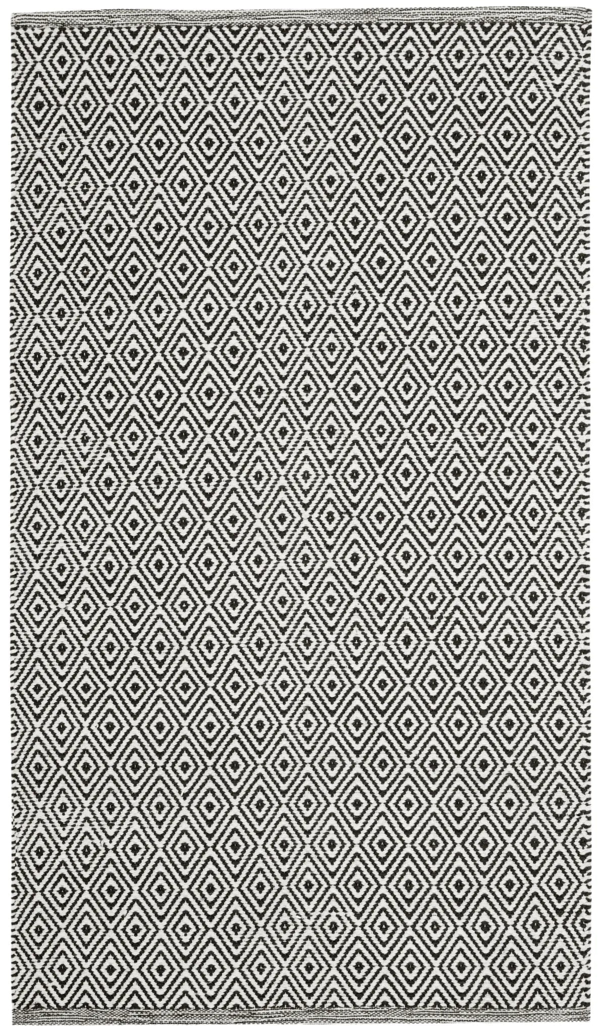 Safavieh Montauk 2'-6" x 4'-0" Rug in Ivory / Navy