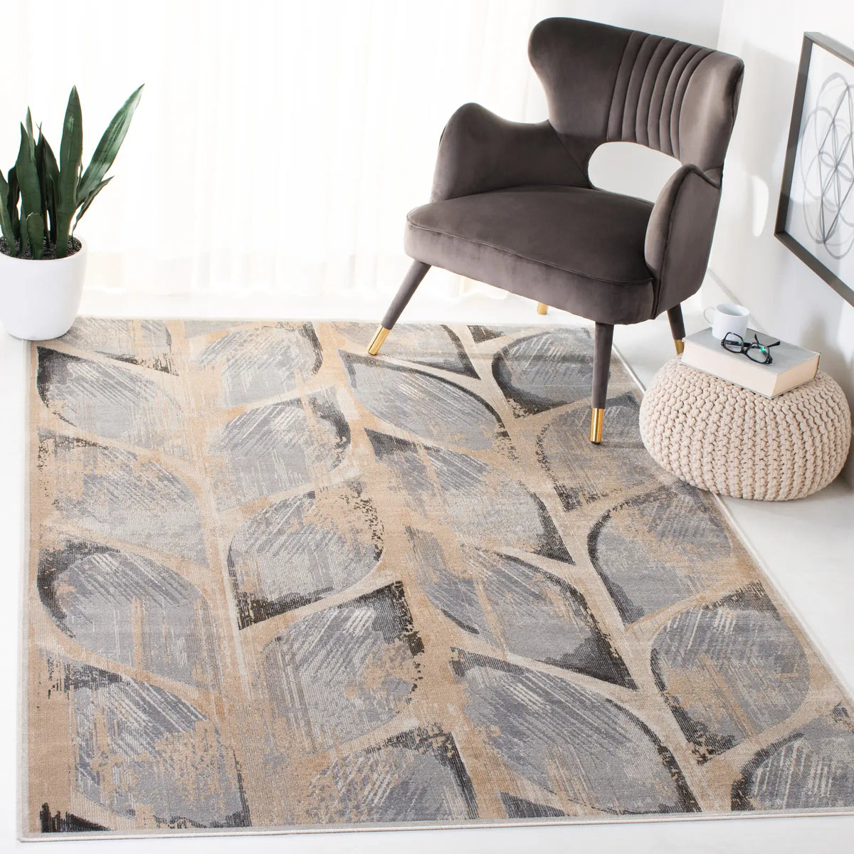 Safavieh Atlas 5'-3" x 7'-7" Rug in Charcoal / Grey