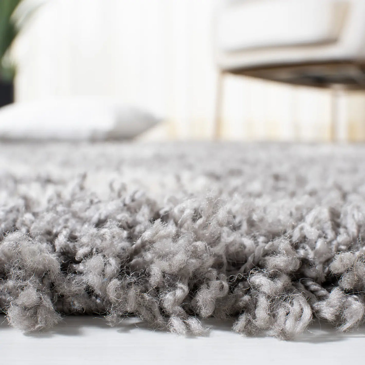 Safavieh Venus Shag 500 4'-0" x 6'-0" Rug in Grey / Ivory