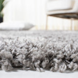Safavieh Venus Shag 500 4'-0" x 6'-0" Rug in Grey / Ivory