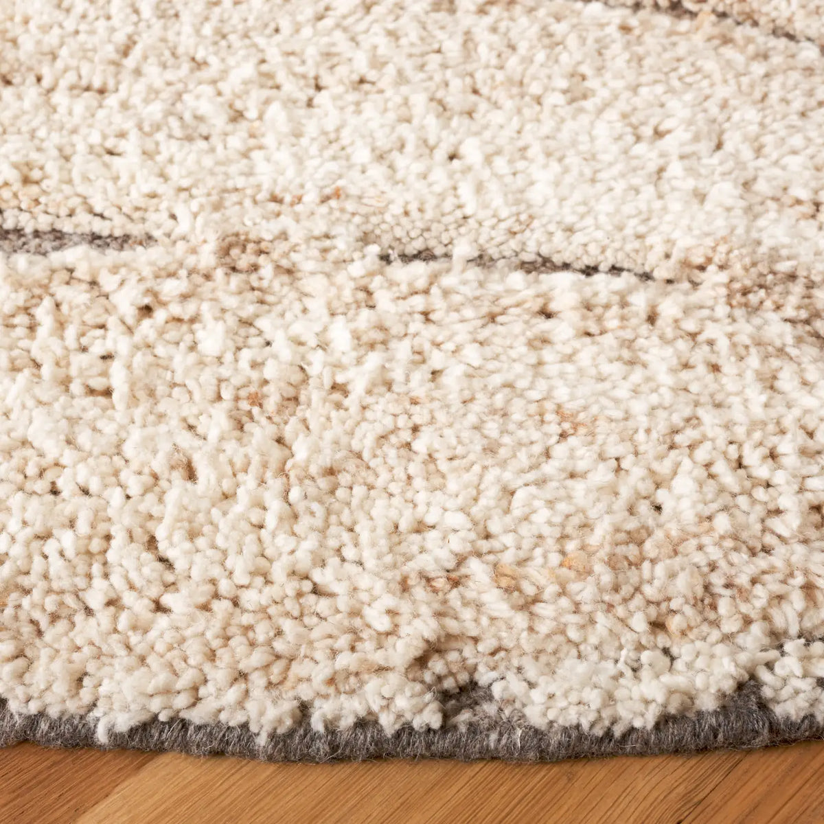Safavieh Casablanca 6'-0" x 6'-0" Rug in Natural / Beige