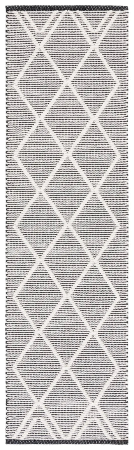 Safavieh Natura 2'-3" x 8'-0" Rug in Black / Ivory