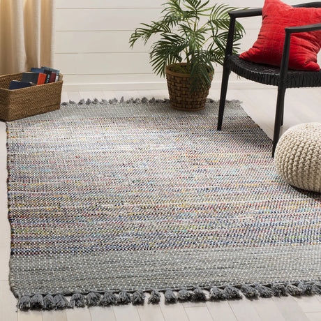 Safavieh Montauk 5'-0" x 8'-0" Rug in Grey / Multi