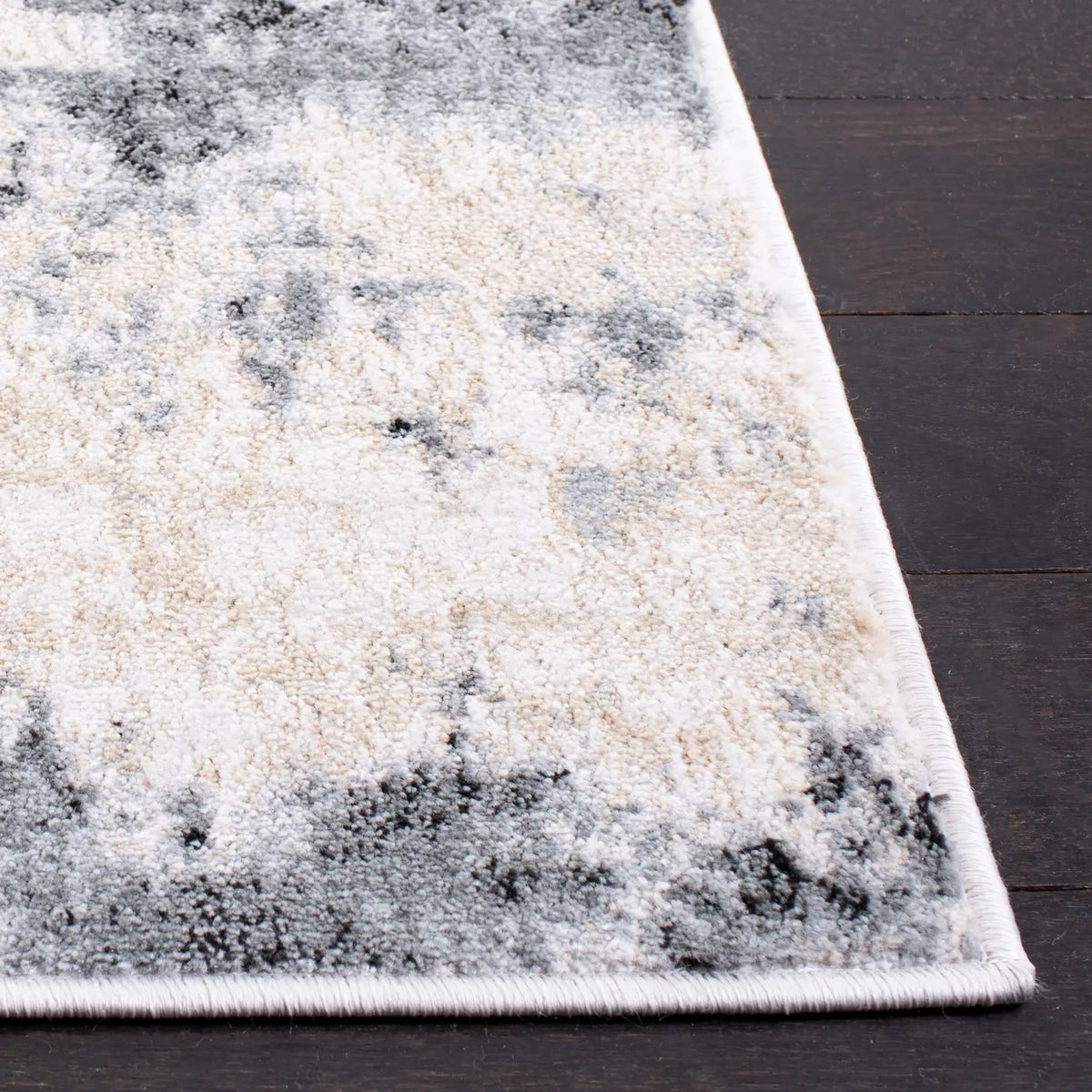 Safavieh Lagoon 4'-5" x 6'-5" Rug in Ivory / Charcoal