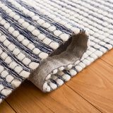 Safavieh Marbella 4'-0" x 6'-0" Rug in Ivory / Navy