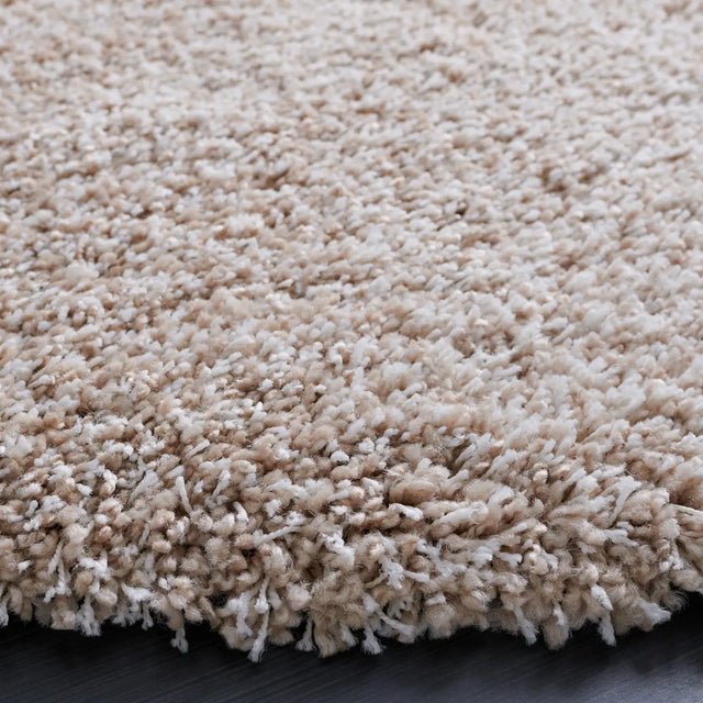 Safavieh Santa Monica Shag 6'-7" x 6'-7" Rug in Beige