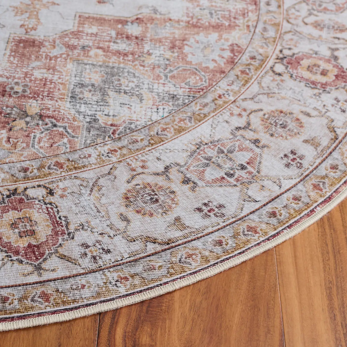 Safavieh Tucson 5'-0" x 8'-0" Rug in Light Grey / Rust