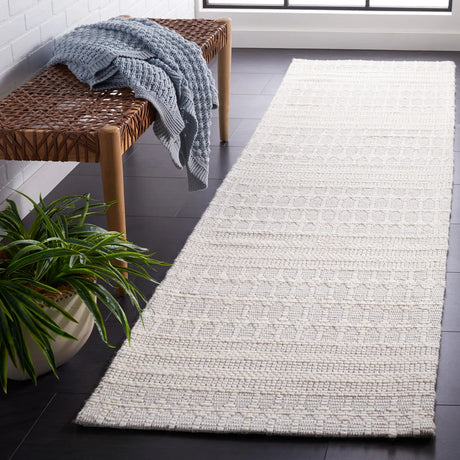 Safavieh Marbella 2'-3" x 9'-0" Rug in Ivory / Beige