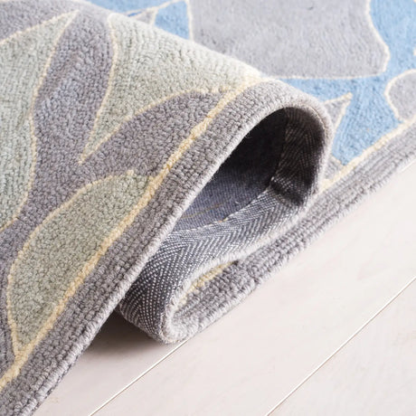 Safavieh Chelsea 3'-9" x 5'-9" Rug in Multi
